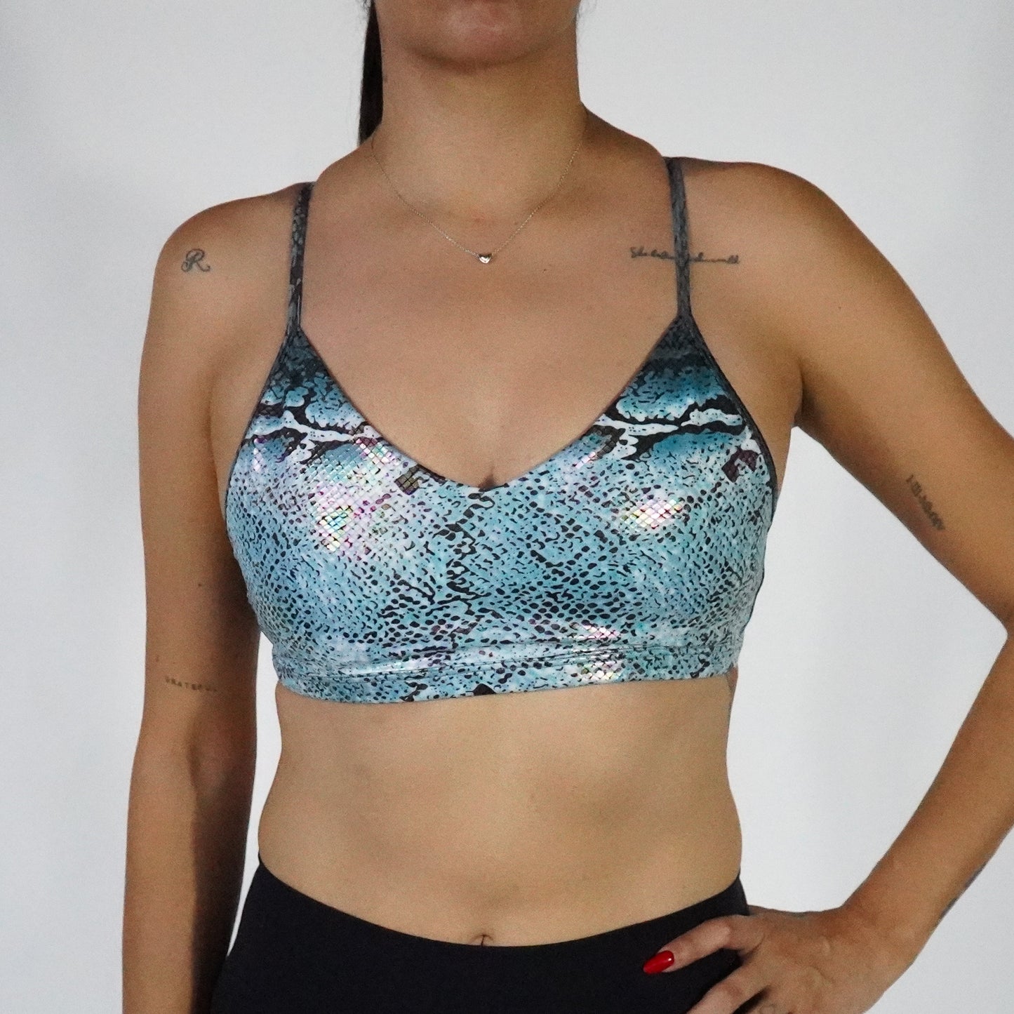 Snake Glow- Top Corte V ✴︎˚｡⋆